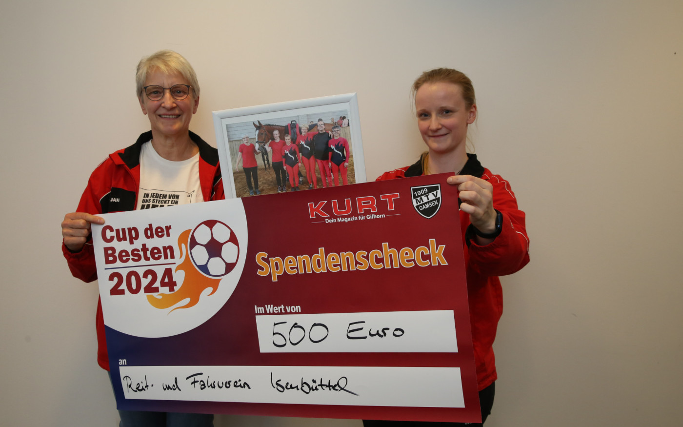 500 Euro als Spende vom Cup der Besten: Schicke Bodys helfen dem Reit- und Fahrverein Isenbüttel
