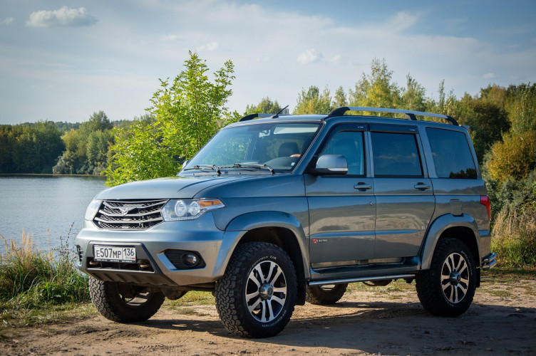 7 Tipps, um sein Geld zum Fenster rauszuwerfen: Vom dicken SUV zur Quantencomputer-Aktie klärt KURT bei Investments auf