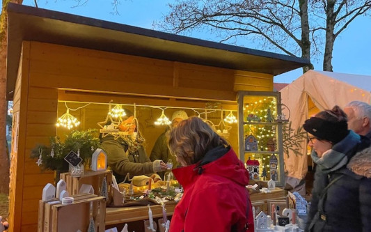 Adventsmarkt in Wittingen mit Kita-Auftritt, Alpakas und leckeren Churros