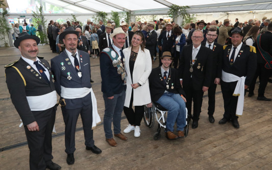 Albträume von der Abgabe der Königskette: Sven Jacobs ist der einzige, der länger aufs Schützenfest in Kästorf warten könnte