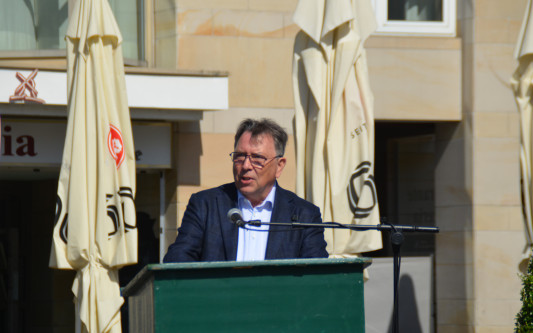 Als „es“ endlich endete: Historiker Manfred Grieger zur Befreiung Gifhorns vom Nationalsozialismus und zu ungewisser Zukunft