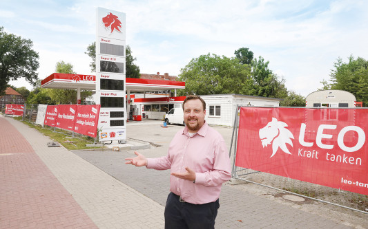 An dieser LEO-Tankstelle gibt‘s den Kraftstoff der Zukunft: Am 21. Juli laufen bei Tim Nikolaus in Kästorf HVO-100 und vieles mehr