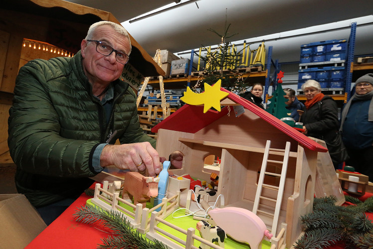 Bunte Bildergalerie zum Adventsmarkt: Lebenshilfe Gifhorn feiert Tag der offenen Tür mit Werkstatt-Tour, Deko und vielem mehr