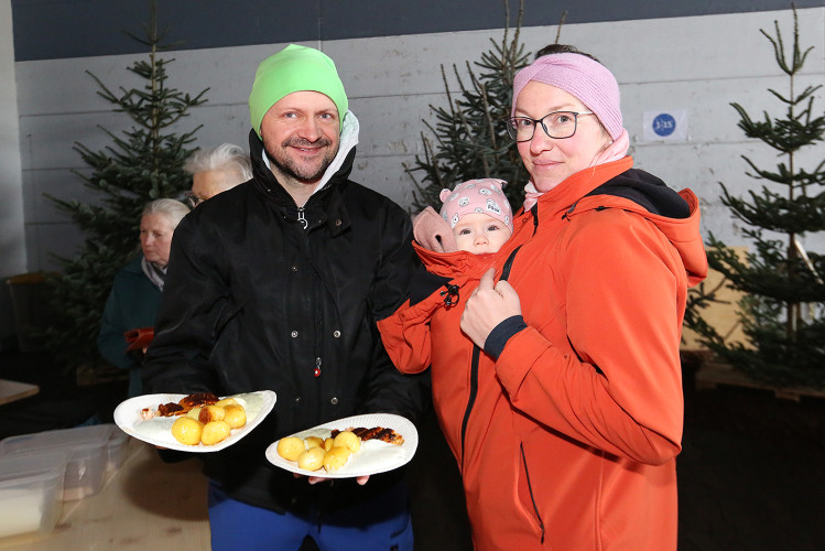 Bunte Bildergalerie zum Adventsmarkt: Lebenshilfe Gifhorn feiert Tag der offenen Tür mit Werkstatt-Tour, Deko und vielem mehr