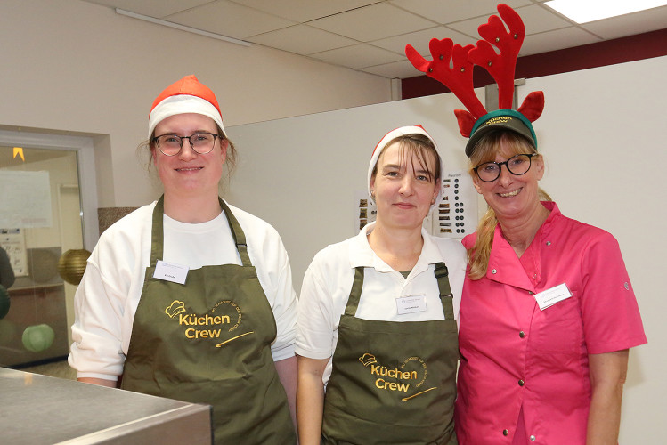 Bunte Bildergalerie zum Adventsmarkt: Lebenshilfe Gifhorn feiert Tag der offenen Tür mit Werkstatt-Tour, Deko und vielem mehr