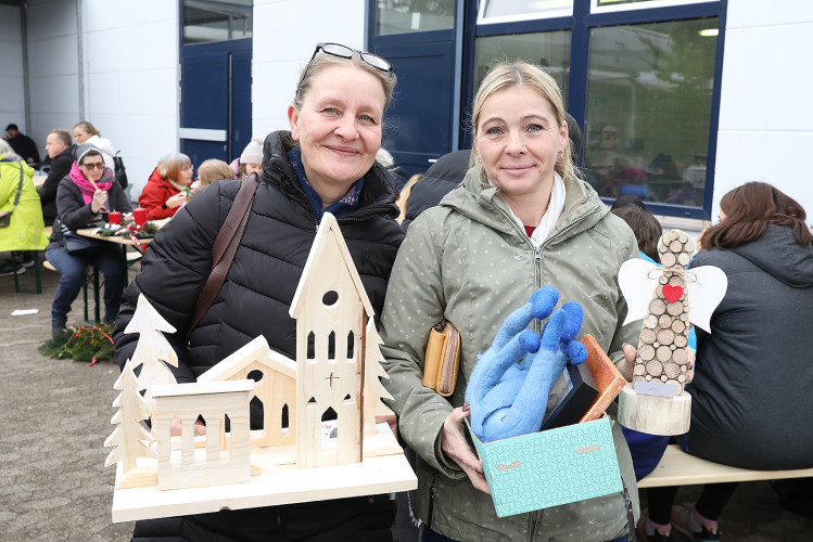 Bunte Bildergalerie zum Adventsmarkt: Lebenshilfe Gifhorn feiert Tag der offenen Tür mit Werkstatt-Tour, Deko und vielem mehr
