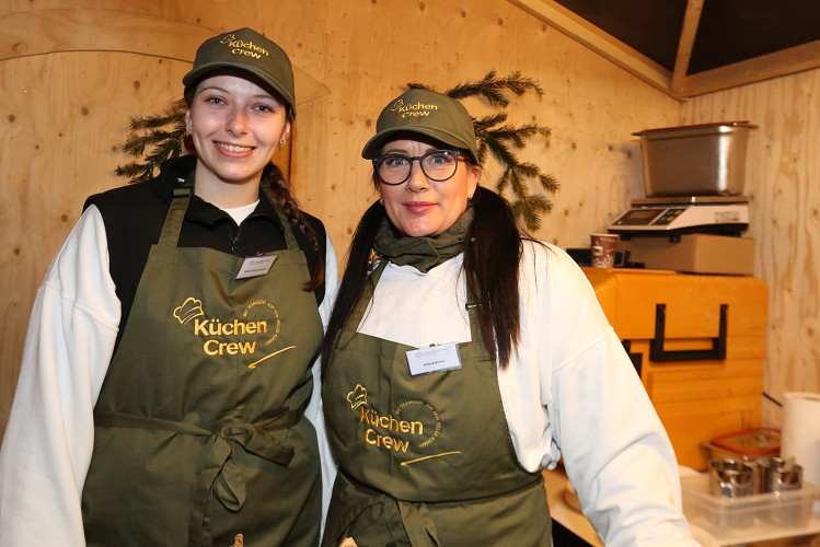 Bunte Bildergalerie zum Adventsmarkt: Lebenshilfe Gifhorn feiert Tag der offenen Tür mit Werkstatt-Tour, Deko und vielem mehr