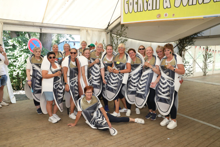 Bunter Umzug, verrückte Kostüme, neues Königshaus: In der KURT-Bildergalerie siehst Du, wie Müden sein Schützenfest gefeiert hat