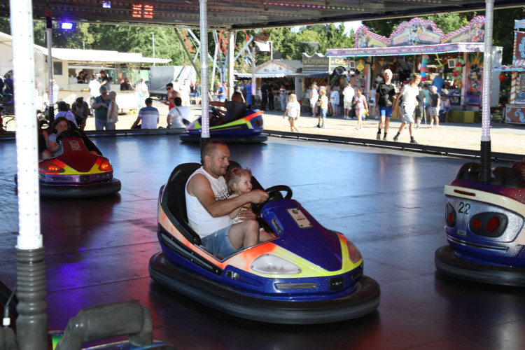 Bunter Umzug, verrückte Kostüme, neues Königshaus: In der KURT-Bildergalerie siehst Du, wie Müden sein Schützenfest gefeiert hat