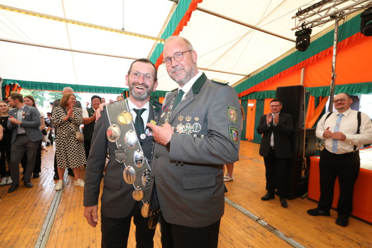 Da geht einem das Herz auf: Hier haben wir für Euch die schönsten Fotos vom Schützenfest Gamsen