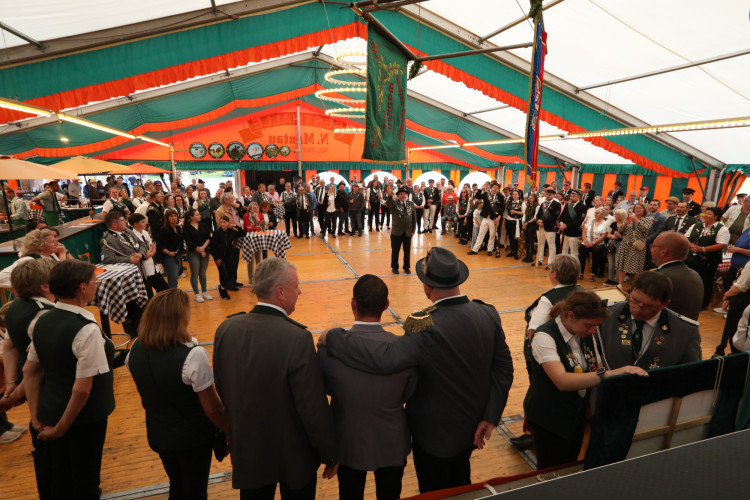 Da geht einem das Herz auf: Hier haben wir für Euch die schönsten Fotos vom Schützenfest Gamsen