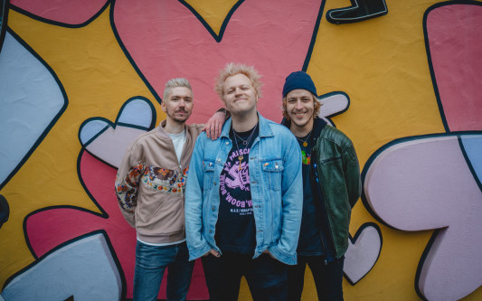 Das fetzt: Queeres Netzwerk organisiert am 22. November Rock für Vielfalt mit vier Bands in der Wittinger Stadthalle