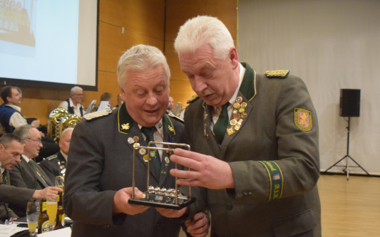 Das Pendel bestimmt, oder? Neue Tradition für die Majore von USK und BSK eingeführt