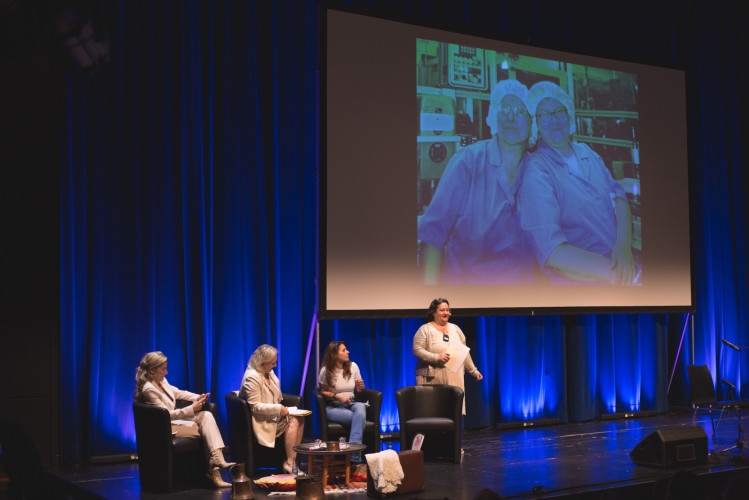 Emotional, würdigend, verbindend: Unsere Bildergalerie zeigt Euch die schönsten Momente der ersten Gala für Gastarbeiterinnen in Gifhorn