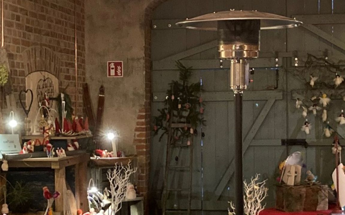 Farm Inn feiert Advent in Kakerbeck: Sonst Hochzeit, doch jetzt erstmal Hüttenzauber