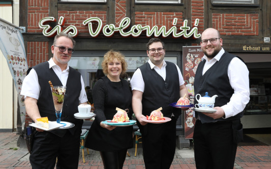 Frühling ist, wenn Dolomiti seine Türen öffnet: 100 sagenhaft leckere Becher und 40 Sorten locken in die Gifhorner Eisdiele
