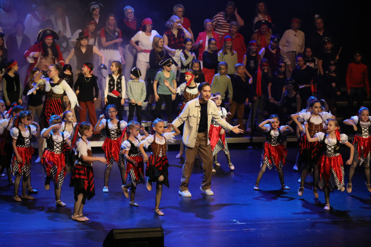 Für das Licht in der Nacht: Gifhorner Musical bringt Emmie Wegner aus Wahrenholz und Matilda Camehl aus Dannenbüttel in die Hauptrolle – Jetzt mit großer KURT-Bildergalerie