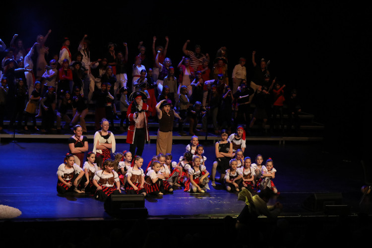 Für das Licht in der Nacht: Gifhorner Musical bringt Emmie Wegner aus Wahrenholz und Matilda Camehl aus Dannenbüttel in die Hauptrolle – Jetzt mit großer KURT-Bildergalerie