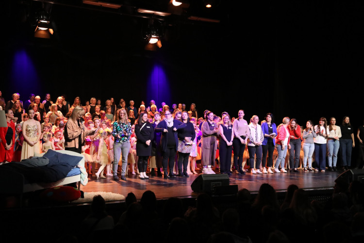 Für das Licht in der Nacht: Gifhorner Musical bringt Emmie Wegner aus Wahrenholz und Matilda Camehl aus Dannenbüttel in die Hauptrolle – Jetzt mit großer KURT-Bildergalerie