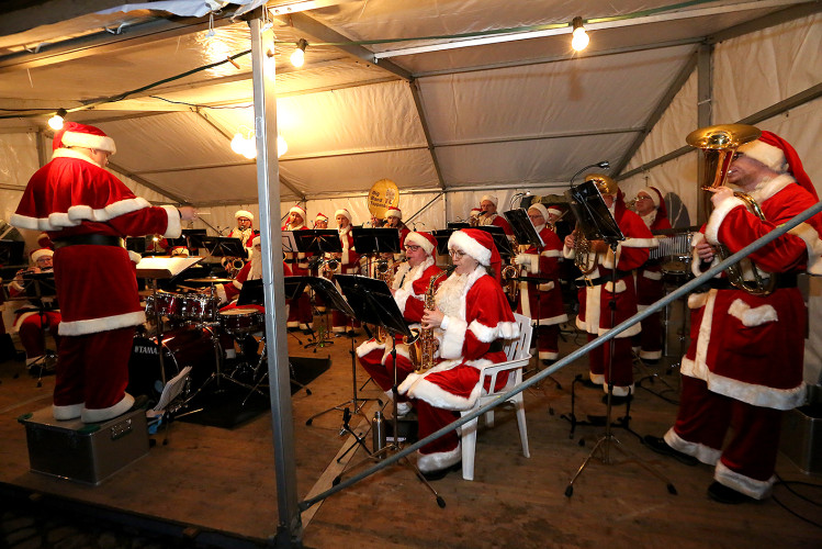Gemütlich, ideenreich, familiär: Hier findest Du KURTs schönste Fotos vom Schlossmarkt und Gifhorner Weihnachtsmarkt