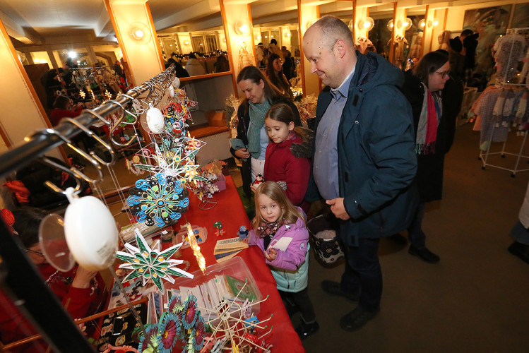 Gemütlich, ideenreich, familiär: Hier findest Du KURTs schönste Fotos vom Schlossmarkt und Gifhorner Weihnachtsmarkt