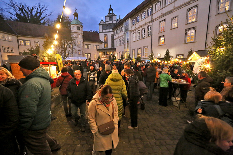 Gemütlich, ideenreich, familiär: Hier findest Du KURTs schönste Fotos vom Schlossmarkt und Gifhorner Weihnachtsmarkt