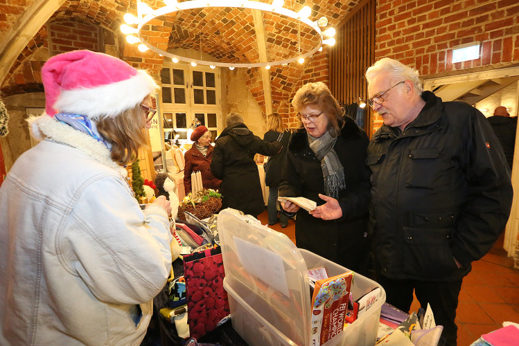 Gemütlich, ideenreich, familiär: Hier findest Du KURTs schönste Fotos vom Schlossmarkt und Gifhorner Weihnachtsmarkt