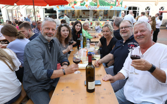 Gifhorn liebt Trauben, das kannst Du glauben: Vom 3. bis 5. Juli steigt das Weinfest mit fünf Winzern, Essen und Live-Musik