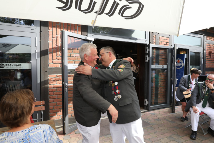 Gifhorner Schützenfest-Sonntag: Hier haben wir für Euch die schönsten Motive vom Abschluss