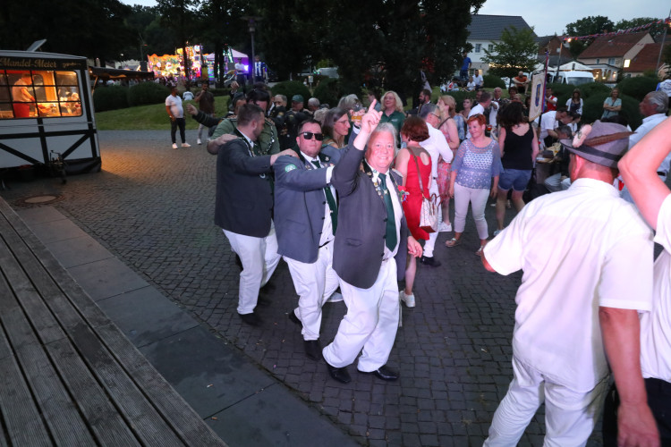 Gifhorner Schützenfest-Sonntag: Hier haben wir für Euch die schönsten Motive vom Abschluss