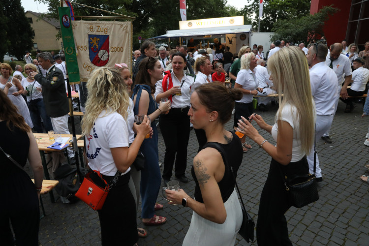 Gifhorner Schützenfest-Sonntag: Hier haben wir für Euch die schönsten Motive vom Abschluss