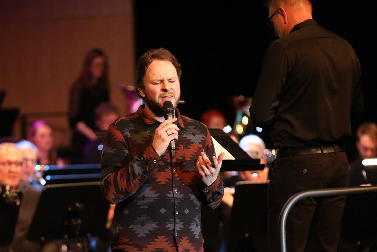 Große KURT-Fotogalerie: So emotional und glamourös war das Frühjahrskonzert der Lebenshilfe Gifhorn und des Kreisfeuerwehrorchesters