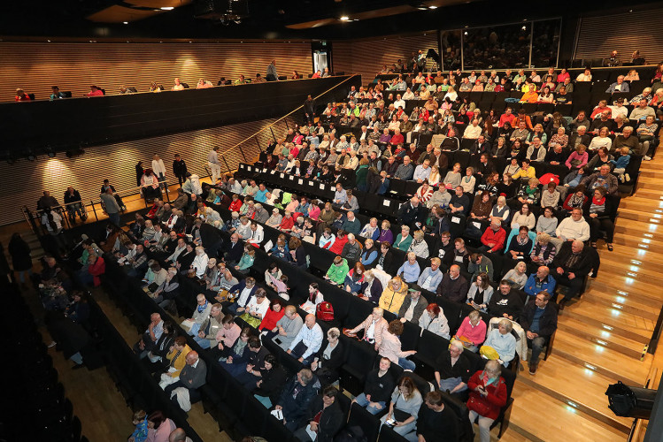 Große KURT-Fotogalerie: So emotional und glamourös war das Frühjahrskonzert der Lebenshilfe Gifhorn und des Kreisfeuerwehrorchesters