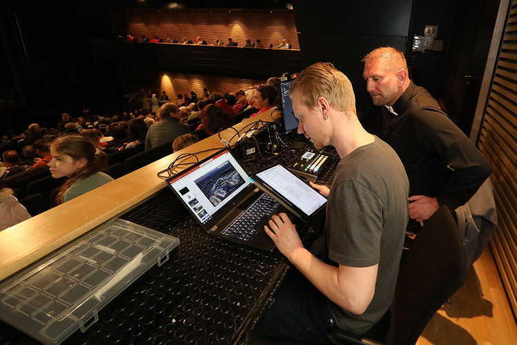 Große KURT-Fotogalerie: So emotional und glamourös war das Frühjahrskonzert der Lebenshilfe Gifhorn und des Kreisfeuerwehrorchesters