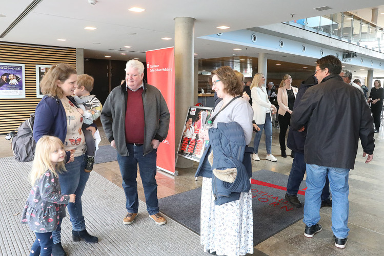 Große KURT-Fotogalerie: So emotional und glamourös war das Frühjahrskonzert der Lebenshilfe Gifhorn und des Kreisfeuerwehrorchesters