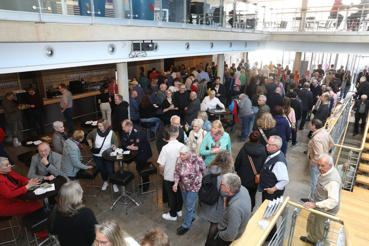 Große KURT-Fotogalerie: So emotional und glamourös war das Frühjahrskonzert der Lebenshilfe Gifhorn und des Kreisfeuerwehrorchesters