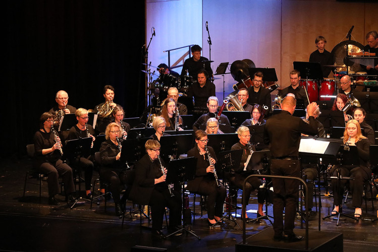 Große KURT-Fotogalerie: So emotional und glamourös war das Frühjahrskonzert der Lebenshilfe Gifhorn und des Kreisfeuerwehrorchesters