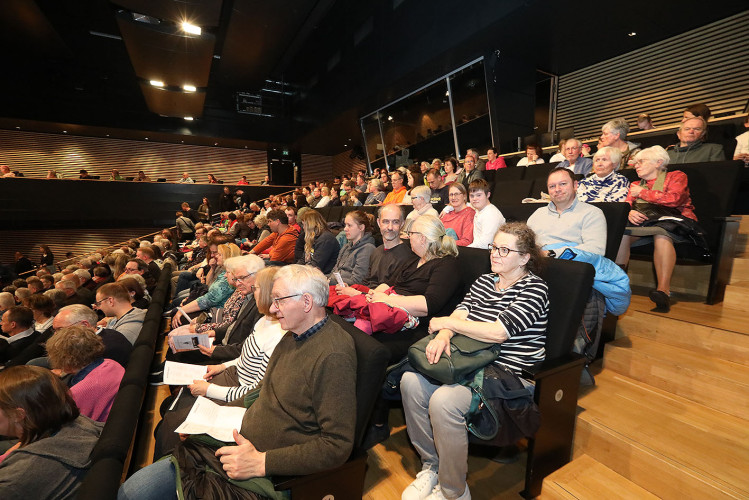 Große KURT-Fotogalerie: So emotional und glamourös war das Frühjahrskonzert der Lebenshilfe Gifhorn und des Kreisfeuerwehrorchesters