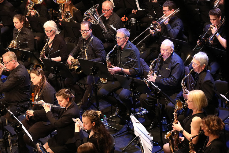 Große KURT-Fotogalerie: So emotional und glamourös war das Frühjahrskonzert der Lebenshilfe Gifhorn und des Kreisfeuerwehrorchesters