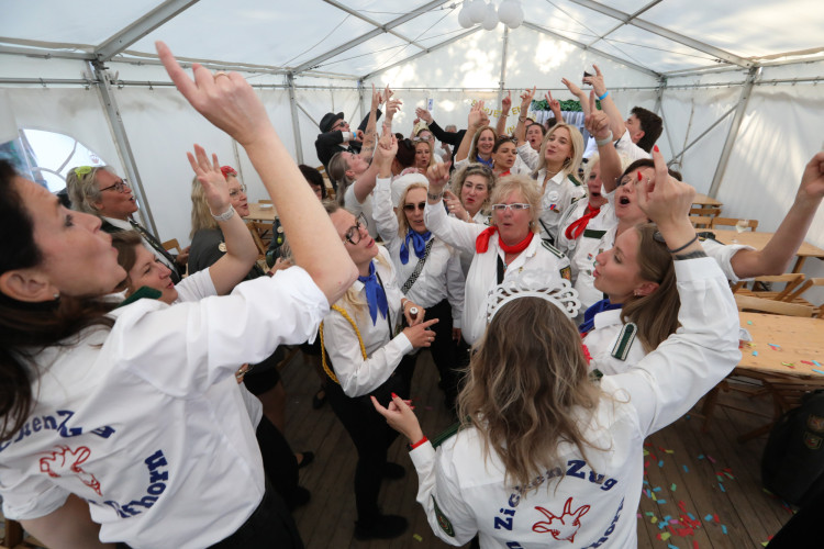 Große KURT-Fotogalerie zum Gifhorner Schützenfest: Der Tag, an dem Wilfried Albrecht und Sandra Kopatzki triumphierten