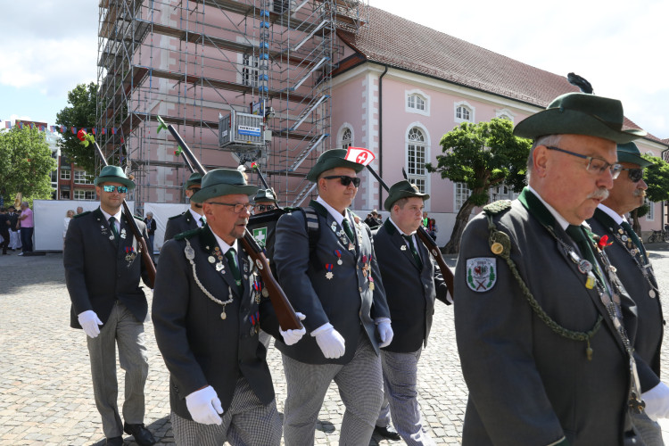 Große KURT-Fotogalerie zum Gifhorner Schützenfest: Der Tag, an dem Wilfried Albrecht und Sandra Kopatzki triumphierten