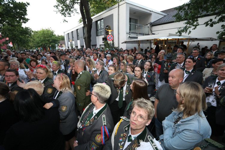 Große KURT-Fotogalerie zum Gifhorner Schützenfest: Der Tag, an dem Wilfried Albrecht und Sandra Kopatzki triumphierten
