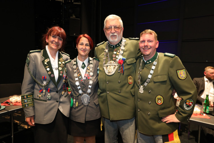 Große KURT-Fotogalerie zum Gifhorner Schützenfest: Der Tag, an dem Wilfried Albrecht und Sandra Kopatzki triumphierten