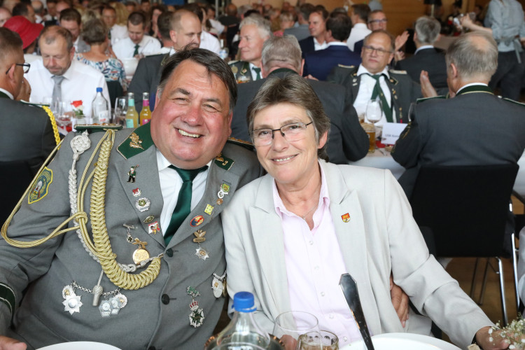 Große KURT-Fotogalerie zum Gifhorner Schützenfest: Der Tag, an dem Wilfried Albrecht und Sandra Kopatzki triumphierten