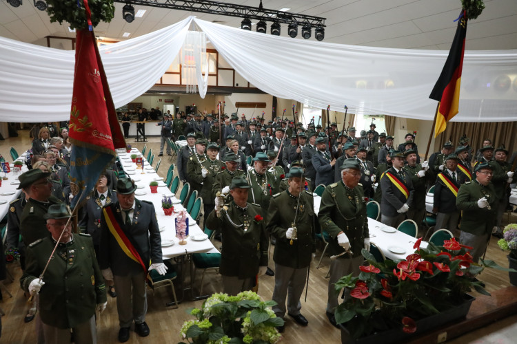 Große KURT-Fotogalerie zum Gifhorner Schützenfest: Der Tag, an dem Wilfried Albrecht und Sandra Kopatzki triumphierten