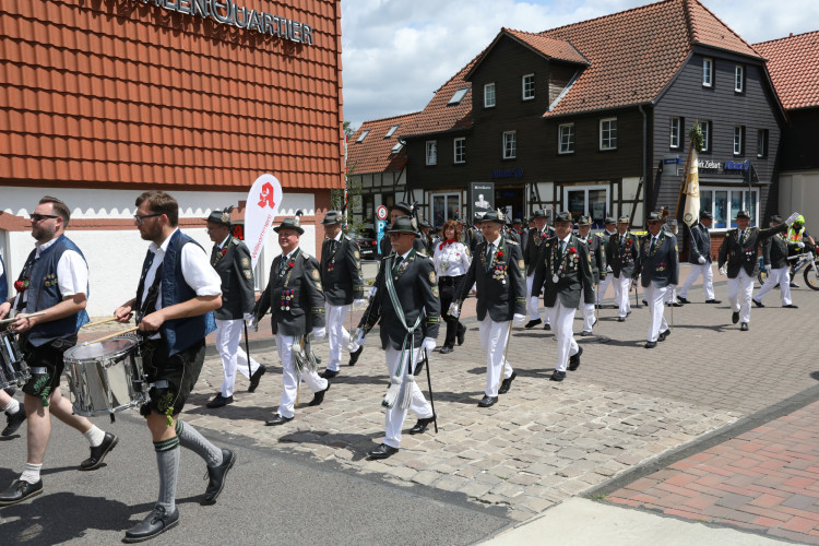 Große KURT-Fotogalerie zum Gifhorner Schützenfest: Der Tag, an dem Wilfried Albrecht und Sandra Kopatzki triumphierten
