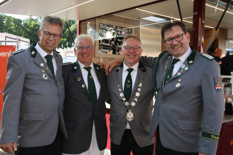 Große KURT-Fotogalerie zum Gifhorner Schützenfest: Der Tag, an dem Wilfried Albrecht und Sandra Kopatzki triumphierten