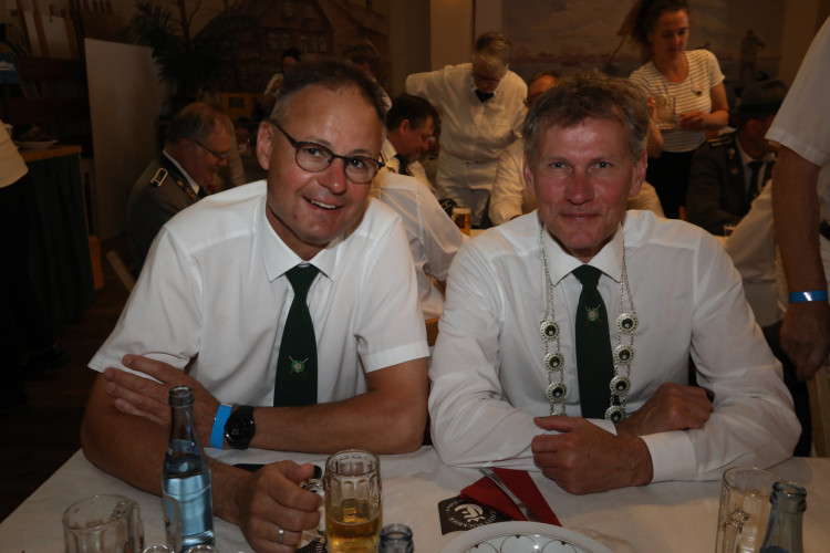 Große KURT-Fotogalerie zum Gifhorner Schützenfest: Der Tag, an dem Wilfried Albrecht und Sandra Kopatzki triumphierten