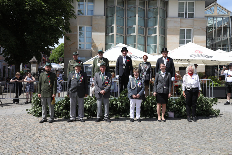 Großer Umzug bei schweißtreibenden Temperaturen: KURT zeigt die prächtigsten Fotos vom Schützenfest-Sonntag
