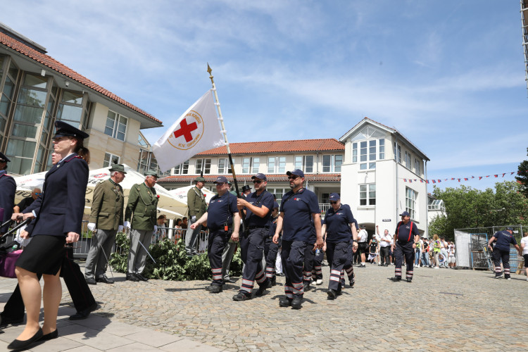 Großer Umzug bei schweißtreibenden Temperaturen: KURT zeigt die prächtigsten Fotos vom Schützenfest-Sonntag